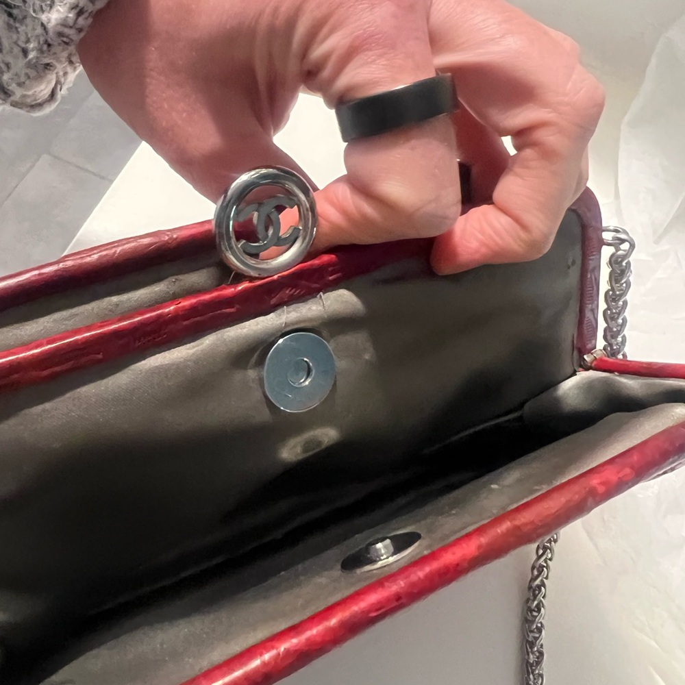 Traded DO NOT BUY
 runway clutch - Picture 6 of 13